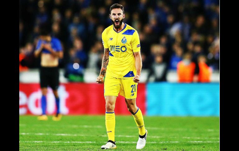 El ex jugador del América se ejercita en gimnasio para superar la lesión que le aqueja tras el duelo contra Chaves. TWITTER / @Miguel_layun