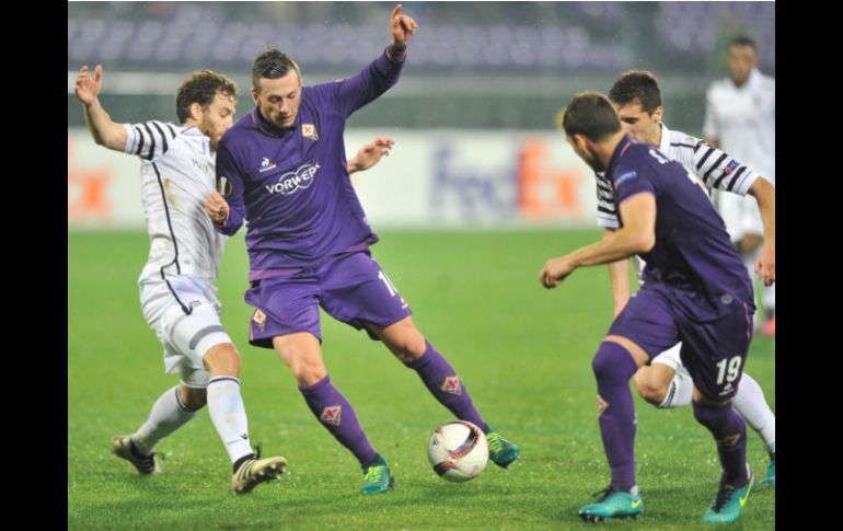 Los griegos anotaron el gol de la victoria en tiempo de compensación. AP / M. Degl'Innocenti