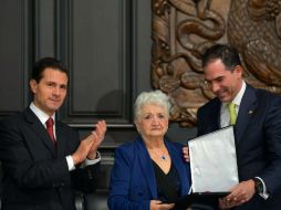 Enrique Peña Nieto asistió al Senado para entregar la medalla 'Belisario Domínguez' a la familia de Gonzalo Rivas. NTX / ESPECIAL