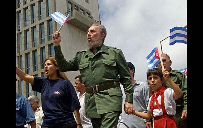 'Castro contribuyó a poner fin al conflicto colombiano', manifestó Santos. AFP / ARCHIVO