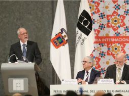 ''Nunca las ideas pueden florecer en el totalitarismo'', asegura Padilla en su discurso de inauguración de la FIL. TWITTER / @udg_oficial