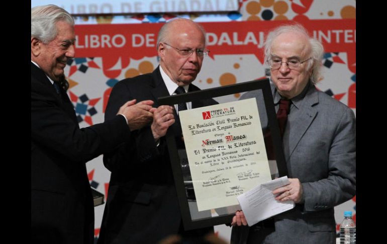 El rumano Norman Manea, recibió el Premio FIL de Literatura en Lenguas Romances 2016. EFE / U. Ruiz