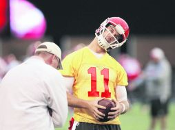 Alex Smith. El mariscal de campo de los Chiefs de Kansas City no ha perdido en sus últimos ocho partidos de División. AFP /