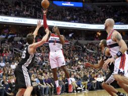 Por momentos, los Wizards respondieron en busca de acortar el marcador. AP / N. Wass