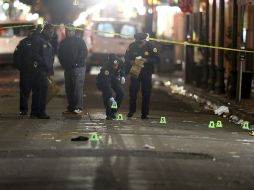 Los agentes acudieron a la 1:30 al sitio del tiroteo, entre Iberville y Bourbon. AP / M. DeMocker