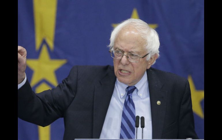 Sanders considera que no hace daño seguir el proceso electoral hasta el final. AP / ARCHIVO