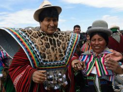 Los campesinos también realizaron bailes folclóricos autóctonos, para ratificarle al gobernante su apoyo político. EFE /