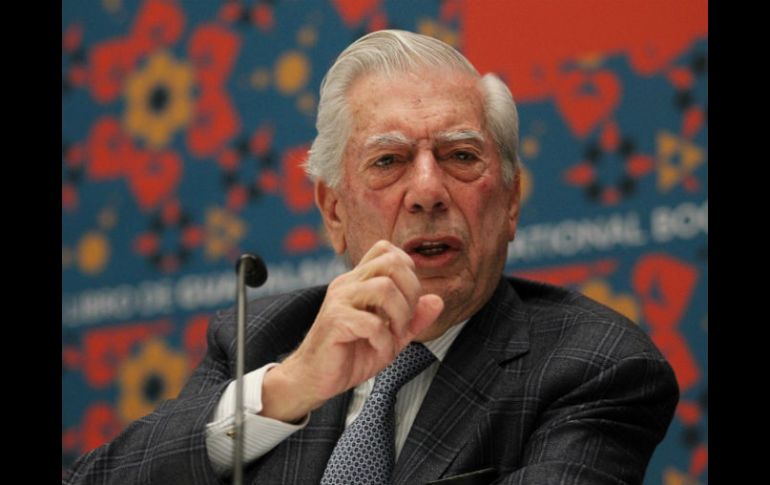 Vargas Llosa fue figura central de la FIL de Guadalajara este fin de semana. EFE / U. Ruiz