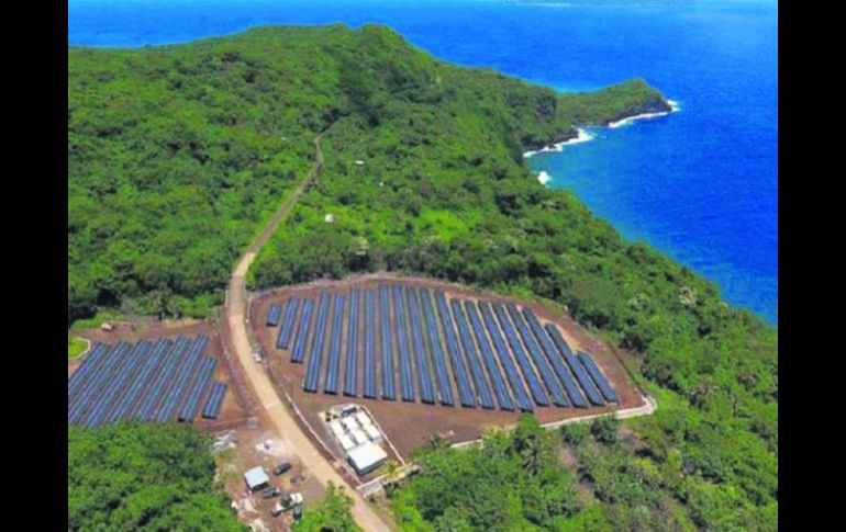 La isla volcánica de Ta’u donde SolarCity y Tesla implantaron una red eléctrica local basada en la energía solar. ESPECIAL /