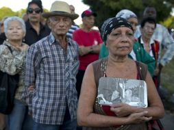 A la misma hora que iniciaba el homenaje en la Plaza de la Revolución, se dispararon 21 salvas de artillería en homenaje. AP / R. Mazalan