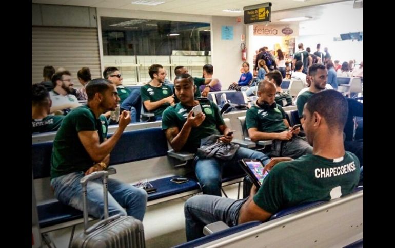 El avión debería llegar a Medellín hacia las 21:33 horas locales (20:33 de México). FACEBOOK / AChapeF