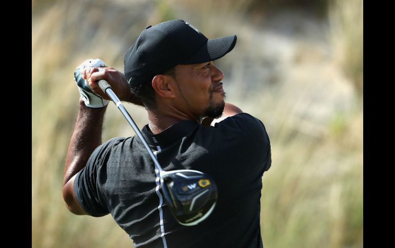 Woods, de 40 años y ganador de 14 torneos de Grand Slam, se lanzó este día junto a su compatriota Patrick Reed. AFP / C. Petersen