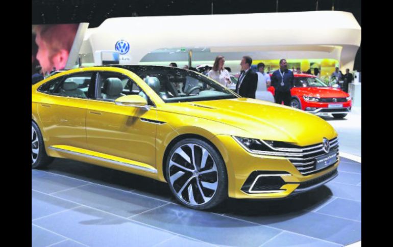 La armadora alemana ya tiene sustituto de esta coche y preparan el debut de Arteon. ESPECIAL / VW