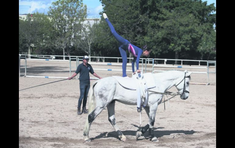 Rutinas. Volteadoras tapatías exhibieron el progreso que han tenido en la práctica del vaulting. EL INFORMADOR / R. Tamayo