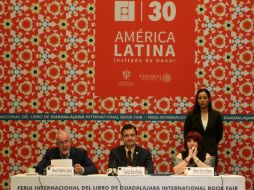 Raúl Padilla, Tonatiuh Bravo Padilla y Marisol Schulz durante la rueda de prensa para presentar la numeralia de la FIL 30. EL INFORMADOR / M. Vargas