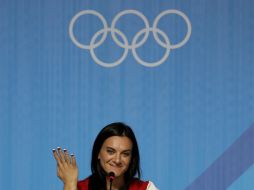 Isinbayeva se retiró del atletismo después de que la IAAF le impidiera competir en los Juegos Olímpicos de Río. AP / ARCHIVO