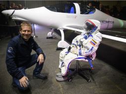 El aventurero suizo Raphaël Domjan pilotará solo en 2018 el avión solar. AP / L. Gilliero