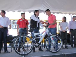 Con la entrega de estas bicicletas se alcanzó un total de 68 mil 922 alumnos beneficiados. ESPECIAL / Aristóteles Sandoval