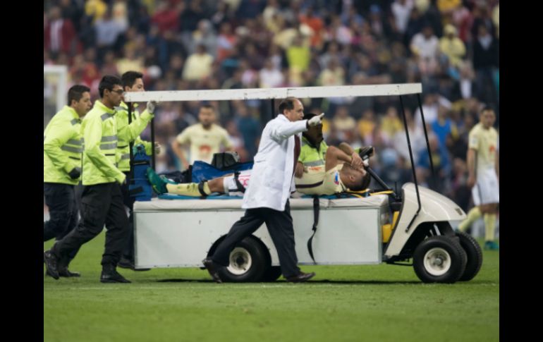 El sudamericano se lastimó la rodilla el pasado mes de octubre en una edición del Clásico Nacional ante Chivas. MEXSPORT / ARCHIVO