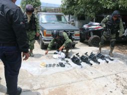 Aseguraron también 14 armas, tres vehículos, cartuchos y una granada de fragmentación. NTX / ARCHIVO