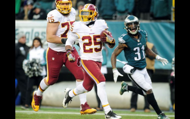 Una carrera de 25 yardas para touchdown de Chris Thompson a 1:54 minutos del final dio a  Washington la victoria. AFP / E. Habeeb