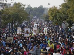 Miles de fieles caminan hasta la Ciudad de México demostrando así su fe. AP / R. Blackwell