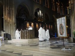 La catedral de Notre-Dame de París acogió esta noche la celebración de una 'emotiva' misa en honor a la Virgen de Guadalupe. NTX / D. del Río