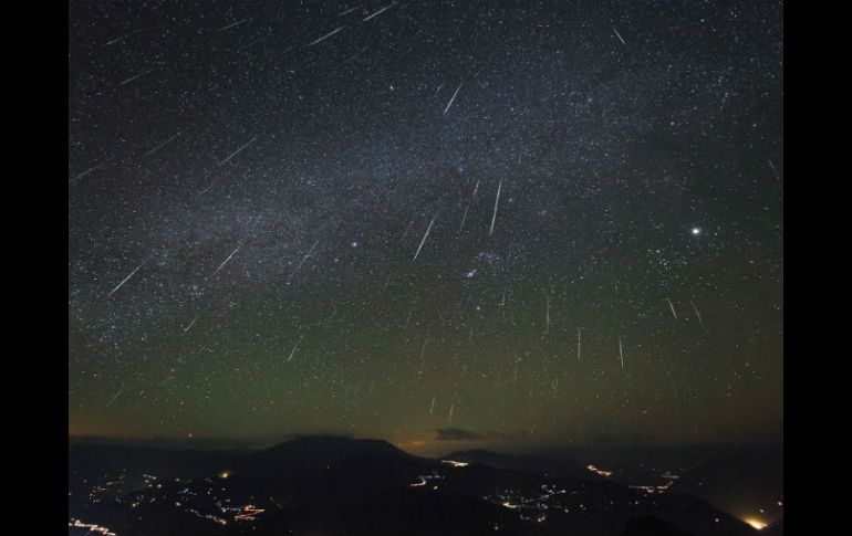 La NASA dijo que los aficionados deben alejarse de las luces de la ciudad a un lugar con una vista amplia del cielo. TWITTER / @SkyAlertMx