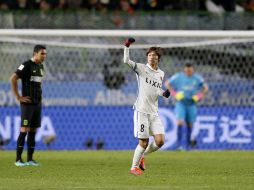 Shoma Doi celebra el primer gol del partido, un penalti cuya polémica fue resuelta al consultar la repetición en video. EFE / K. Mayama