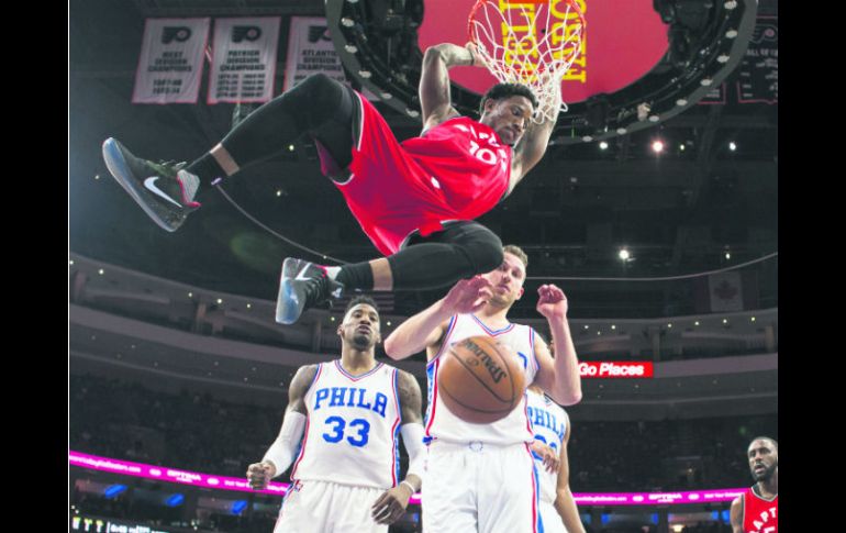 DeMar DeRozan continúa siendo el jugador que guía sobre la duela a los Raptors y anoche aportó 31 puntos. AP / C. Szagola