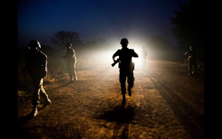 Los menores siguen siendo obligados a empuñar armas a medida que los combates se intensifican. AFP / A. Farran