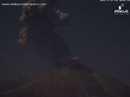 El volcán ha mantenido su actividad durante los últimos días. TWITTER / @LUISFELIPE_P