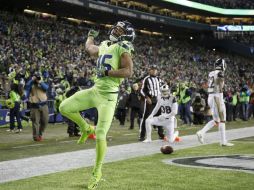 Los Seahawks aseguran postemporada y título de División al ganar a los Rams. AFP / O. Greule Jr