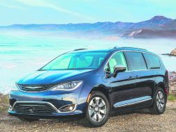 Por cierto, se especula que el grupo automotriz presente la nueva Chrysler Pacifica eléctrica. ESPECIAL / FCA