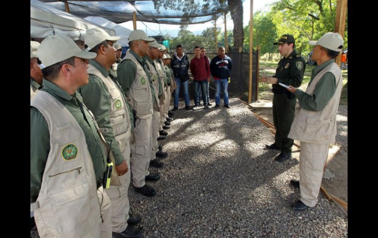 Antiguos adversarios del conflicto armado conviven por la paz de Colombia. EFE / M. Dueñas