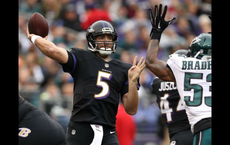 Cuando restaban poco más de seis minutos Joe Flacco vio interceptado un pase. AFP / P. Smith