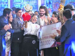 Festejo. Momento en que anunciaron que Bertha se coronó como la triunfadora del concurso. ESPECIAL / CORTESÍA TV AZTECA