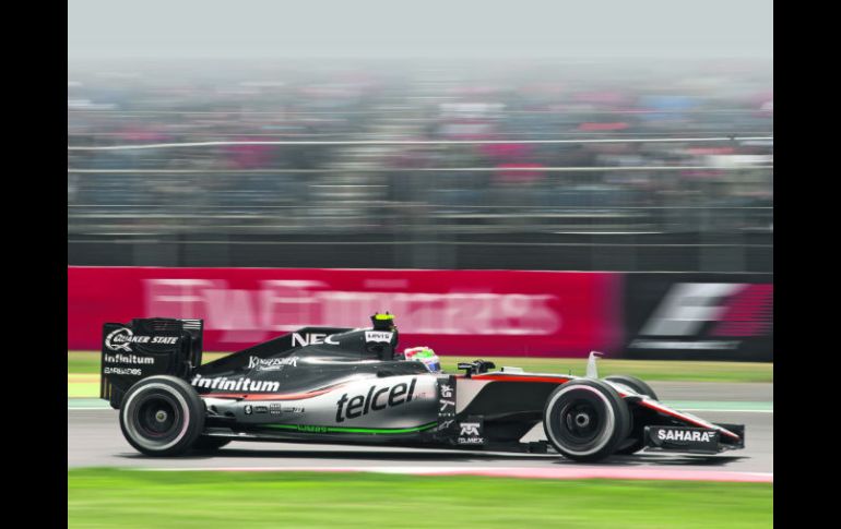 Sergio Pérez fue uno de los principales atractivos en el Autódromo Hermanos Rodríguez. ESPECIAL / FORCE INDIA