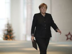 Angela Merkel se dispone a realizar una comparecencia institucional en la sede de la Cancillería en Berlín. EFE / M. Kappeler