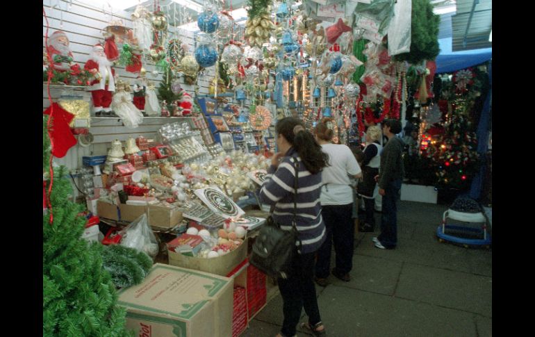 Los comerciantes tienen su mayor actividad desde finales de noviembre a la segunda semana de diciembre. EL INFORMADOR / ARCHIVO