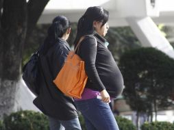 La obesidad puede ser hereditaria cuando la madre tiene una dieta alta en grasas y azúcares durante el embarazo. SUN / ARCHIVO