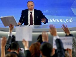 En su discurso anual, Vladimir Putin desestima las aseveraciones de Washington sobre manipular el proceso electoral. EFE / Y. Kochetkov