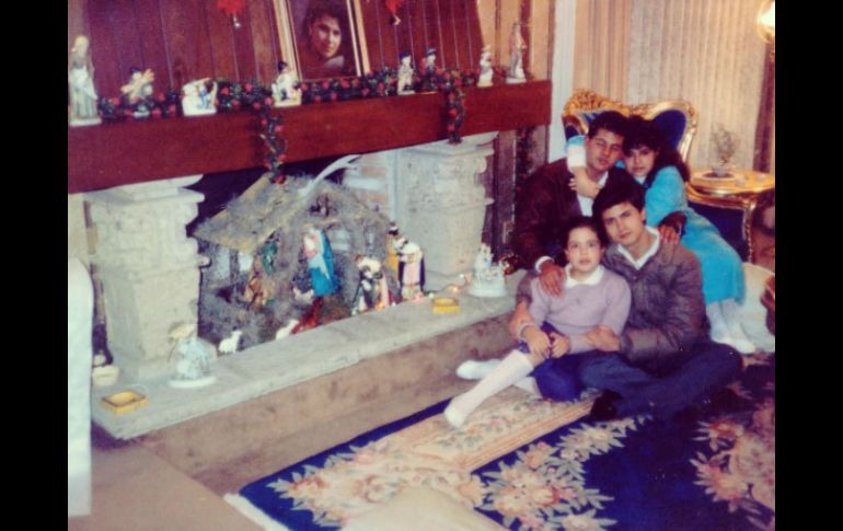 ''Hace poco me volví a topar con esta foto. Una Navidad con mis hermanos en Toluca'', escribe. INSTAGRAM / epn