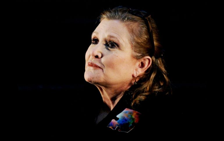 Señalan que Carrie Fisher fue trasladada a un hospital local donde está siendo atendida. EFE / ARCHIVO