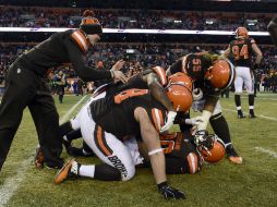 Los jugadores de Cleveland celebraron el triunfo como si hubiese ganado el Super Bowl. AFP / J. Miller