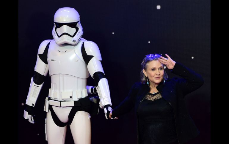 Carrie Fisher sufrió una emergencia médica mientras volaba de Londres a los Ángeles. AFP / ARCHIVO