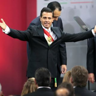 Peña Nieto pide contribuir a un mejor México