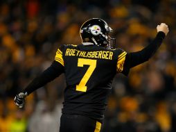 Roethlisberger se sobrepuso a un par de pases interceptados y completó dos envíos de anotación. AFP / J. Aller