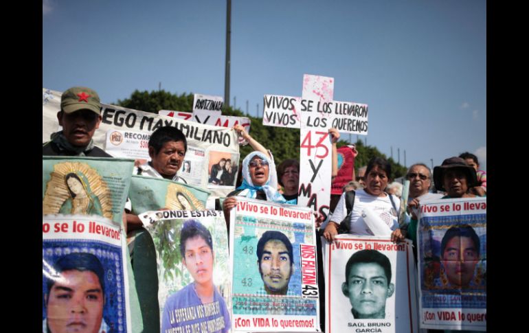 Este lunes realizaron una misa en la Basílica en conmemoración de los 27 meses de la desaparición de los estudiantes. EFE / S. Gutiérrez