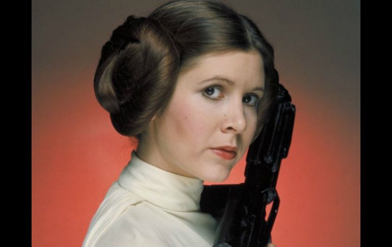 La actriz participó en cuatro películas de 'Star Wars' como Leia Organa. ESPECIAL / Lucasfilm